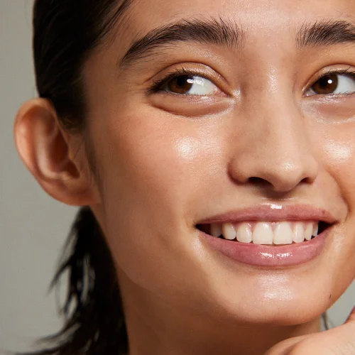 Lip Protection Essence 10g SPF 10 Image 3