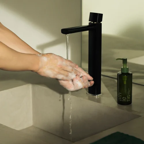 Aroma Wrapping Hand Wash 250ml Image 4