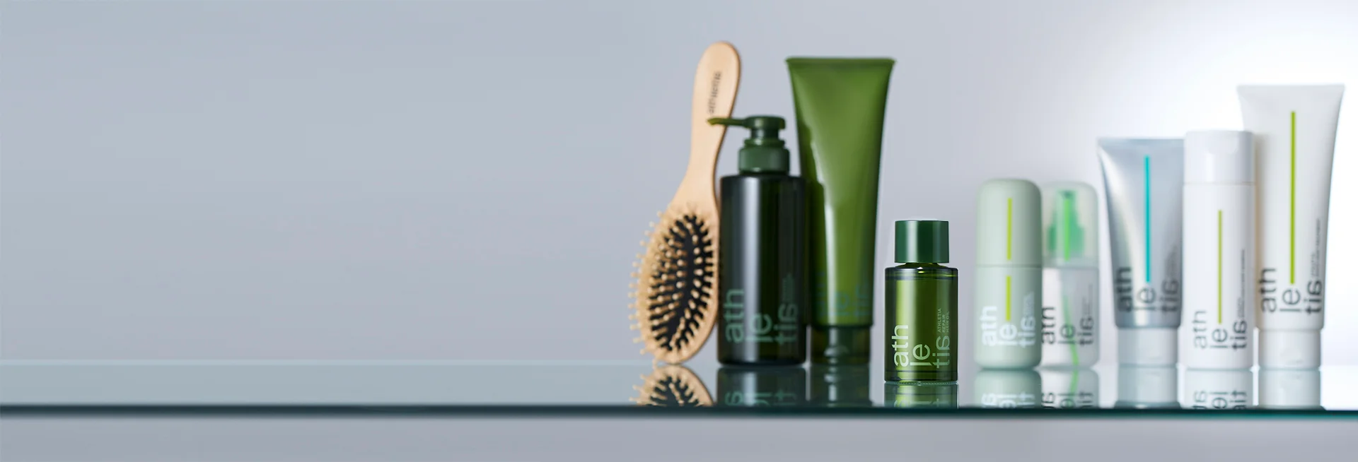 Scalp treatment displaying the shampoo, hair treatment, hair oil